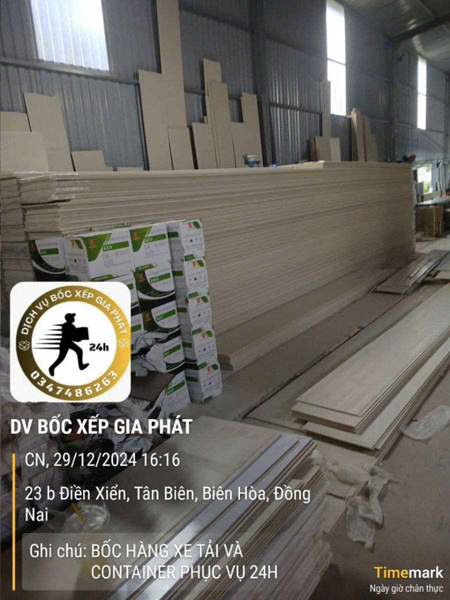 Dịch vụ bốc dỡ container nhanh tại Biên Hòa