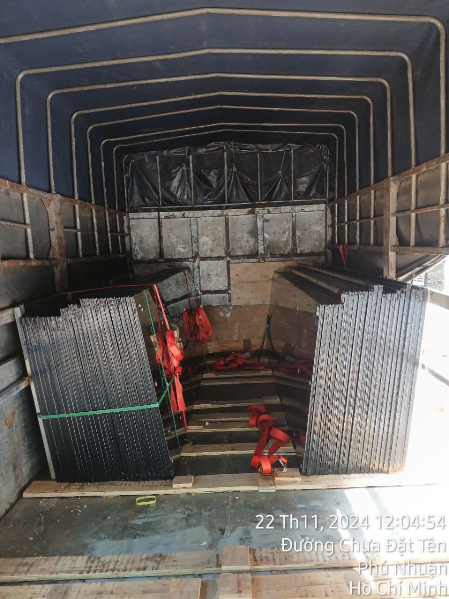 Dịch vụ xuống xe tải kính tại Phú Nhuận, TP.HCM